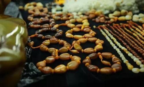 籽料手串假皮子怎么看,辨别技巧与鉴别方法