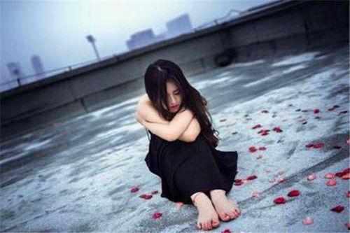 烟台女网红被打屁股,被打屁股引发社会关注